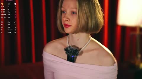 Mia online show from April 15, 6:11 pm