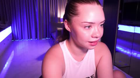 VixenMia online show from September 30, 2:33 am