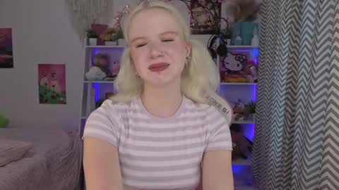 Mia online show from July 1, 3:15 am