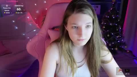 Mia online show from December 16, 10:21 am