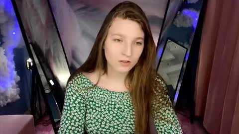 Mia online show from December 14, 10:21 am