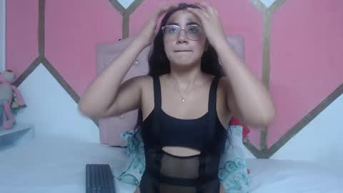 Mia online show from October 6, 11:17 am