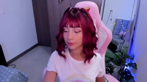 Snapshot of miaa_06 chatting on February 28, 4:21 am mia  nicolle online show from February 28, 4:21 am