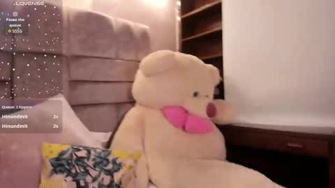 miaa_quinn online show from March 2, 7:15 am