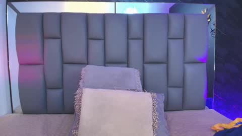 Mia online show from October 14, 12:08 pm