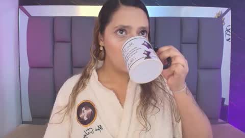 Mia online show from February 2, 12:12 pm