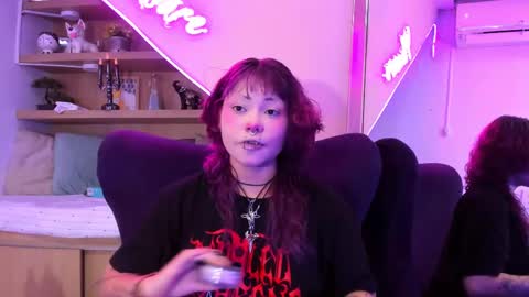 Mia online show from March 12, 12:36 pm