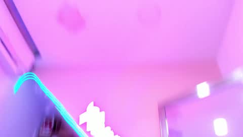 Mia online show from February 23, 3:40 pm