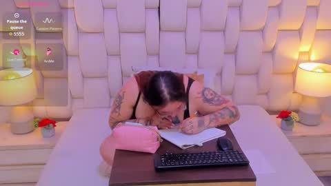 mia red hair molly short hair online show from December 14, 12:50 am