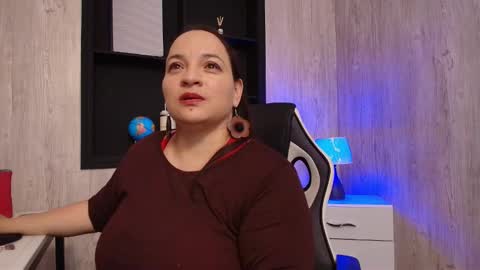 Im Miss Mia online show from December 2, 9:13 pm