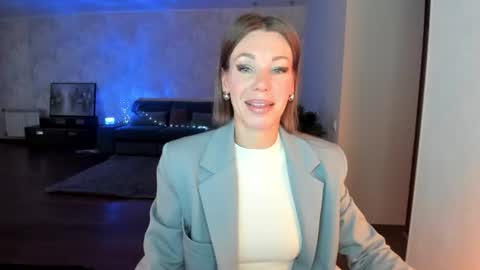 Mia online show from June 29, 4:20 am