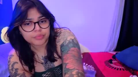 Mia online show from May 25, 3:23 am