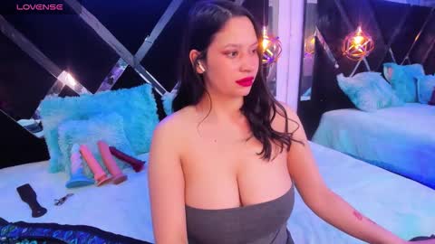 Mia online show from March 4, 1:46 am