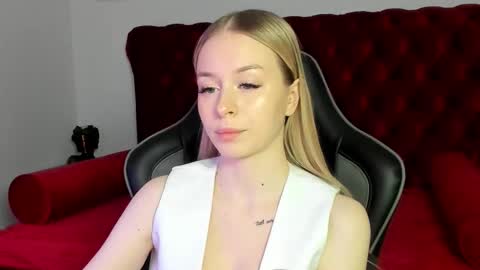 Mia online show from January 16, 6:28 pm