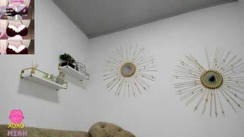 Miah Collins online show from November 20, 8:28 pm