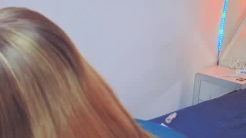 miah_stewart online show from April 14, 5:00 am