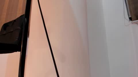 miahertz online show from February 20, 6:26 am