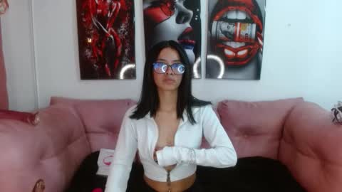 miahotcs online show from December 21, 3:51 pm