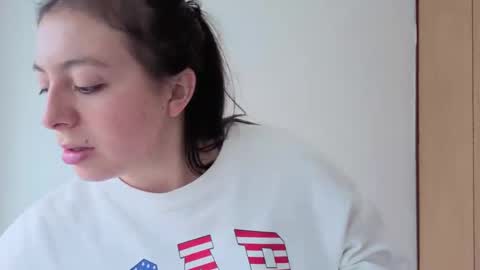 miakimky online show from October 8, 4:35 pm