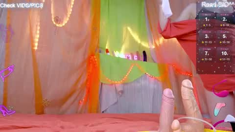 Mia online show from March 1, 4:37 am