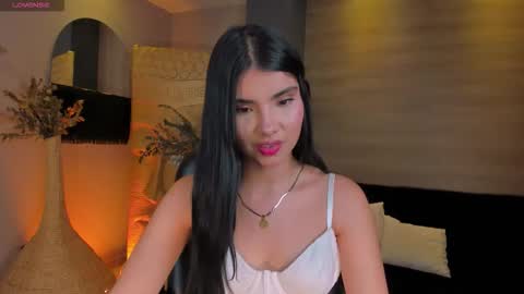 Call me Mia  online show from September 26, 8:17 pm