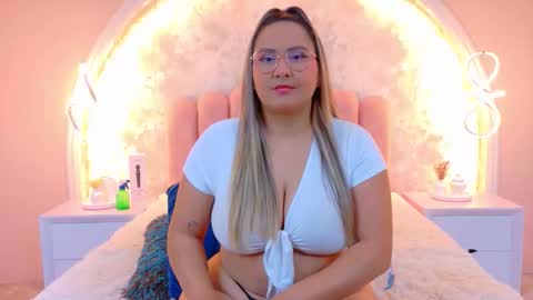 Mia online show from February 25, 4:49 am