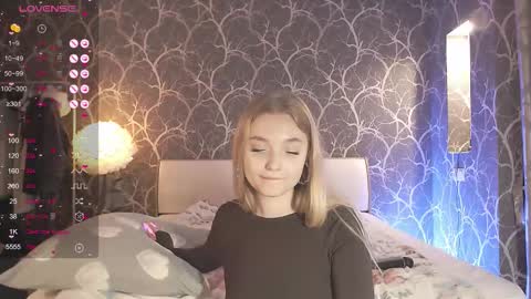 Snapshot of miamiameow chatting on September 11, 4:19 pm Mia online show from September 11, 4:19 pm