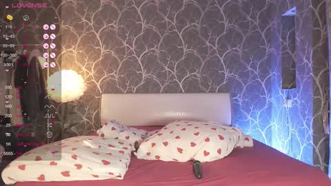 Snapshot of miamiameow chatting on September 22, 6:01 pm Mia online show from September 22, 6:01 pm