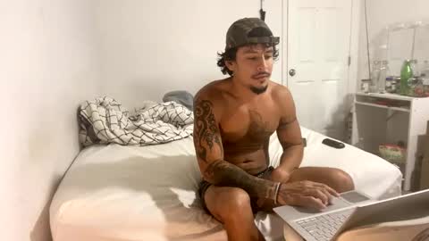 miamiclos1 online show from February 1, 1:35 am