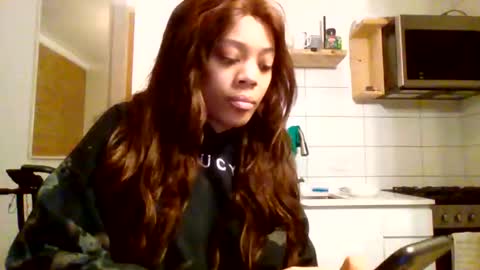 MiaMuffn online show from April 7, 9:11 am