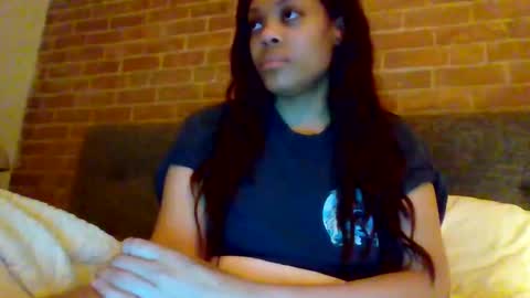 MiaMuffn online show from October 20, 11:59 am