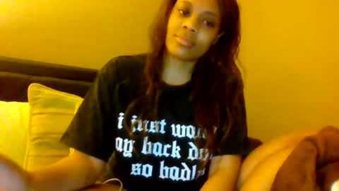 MiaMuffn online show from January 1, 8:15 pm