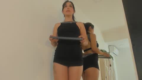 Mia Quevedo online show from December 17, 1:51 pm