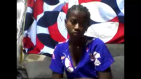 miarche online show from November 15, 1:02 pm