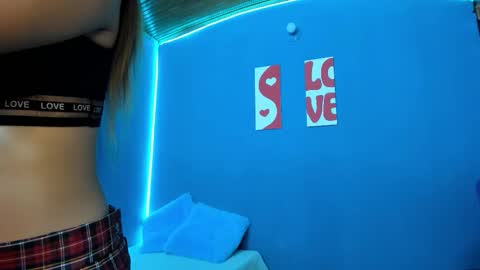 Mia Roxy online show from February 4, 12:31 pm