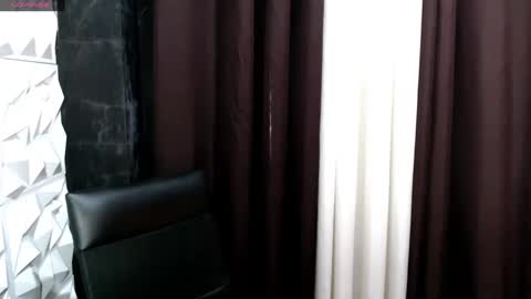 mia online show from March 4, 3:22 am