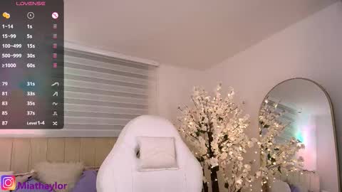 Mia Thaylor online show from January 16, 3:04 am