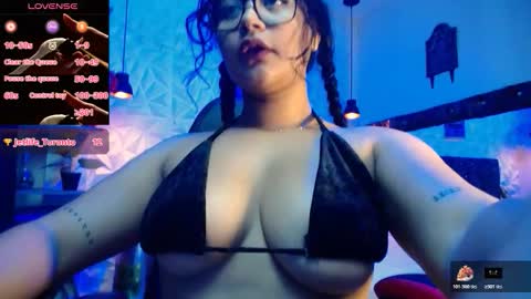 mia online show from November 7, 1:02 pm