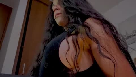 Mia online show from October 8, 8:37 pm