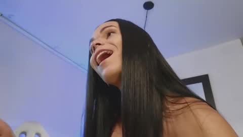 Mia online show from January 29, 8:04 pm