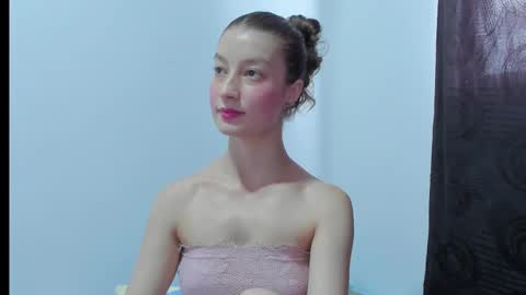 Snapshot of miavolkova_ chatting on September 26, 8:06 pm  Chloe  online show from September 26, 8:06 pm