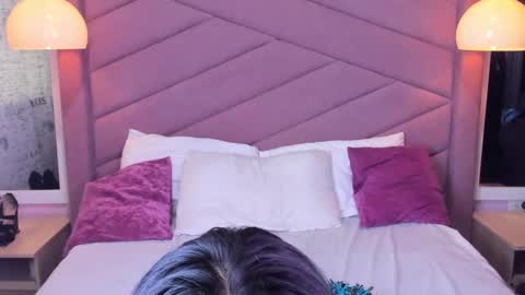 MiaWeiss online show from January 12, 6:59 pm