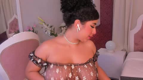 Mia online show from March 10, 9:34 am