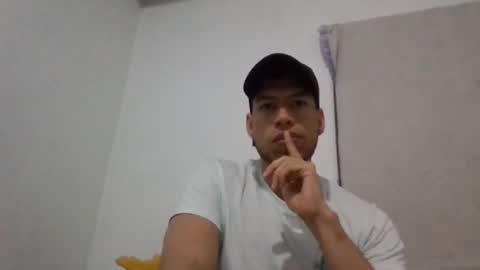 Michael Jones Modelo Independiente online show from November 17, 2:25 am