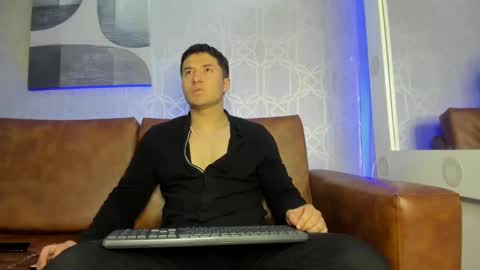 MichaelConnor  online show from February 3, 11:42 am