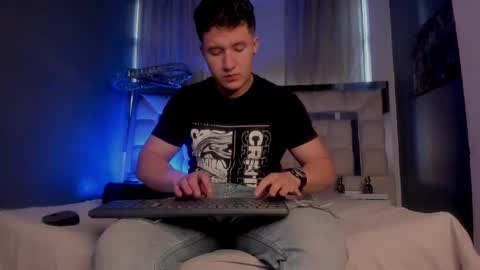 MichaelConnor  online show from March 11, 12:17 pm