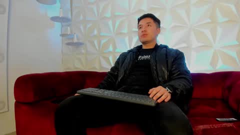 MichaelConnor  online show from February 15, 12:11 pm