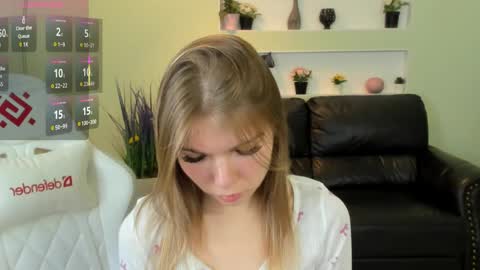 michafox online show from April 1, 1:41 pm