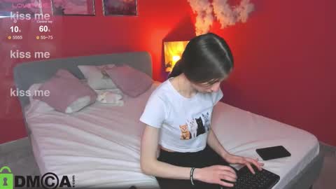 michele_mack online show from September 23, 2:49 am