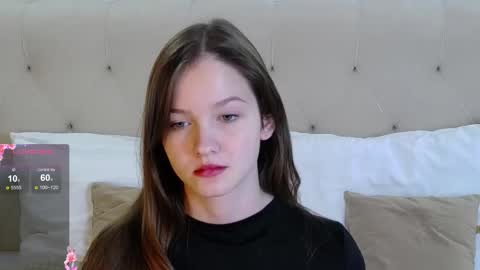 Snapshot of michelle_roux chatting on September 26, 12:46 pm Michelle online show from September 26, 12:46 pm